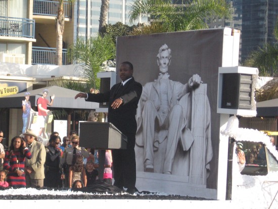 MLK impersonator relives speech at Lincoln Memorial.
