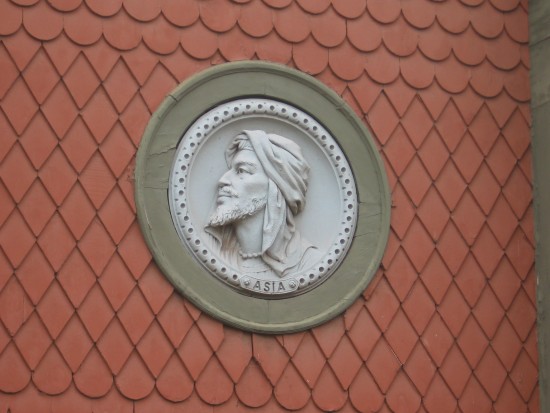 A closer look at detail on house side.