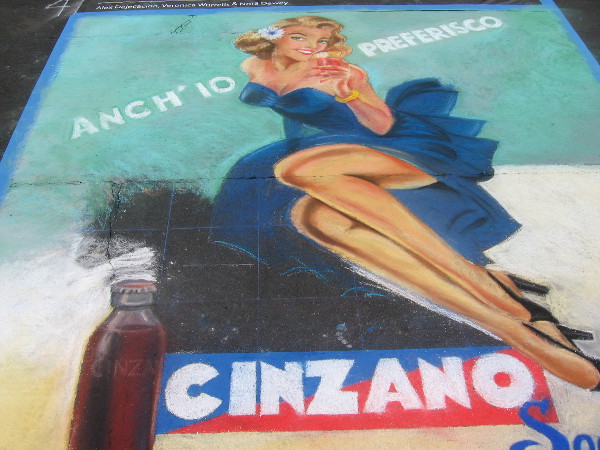 Team Arancio reproduces a classic Cinzano label using carefully applied chalk.
