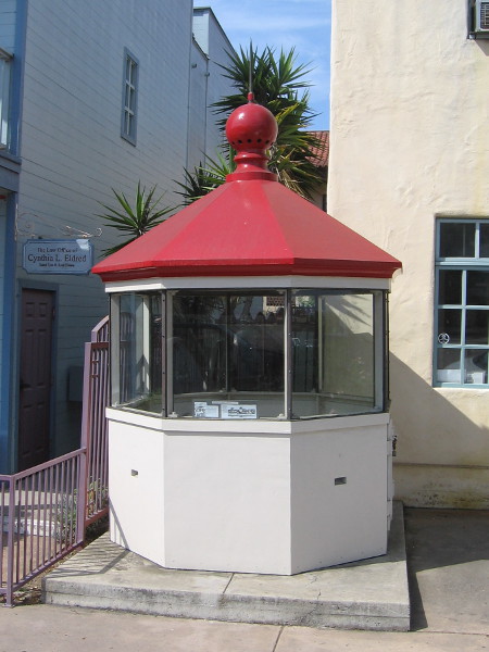 The top section of a historically important lighthouse now stands on a sidewalk in Old Town San Diego!