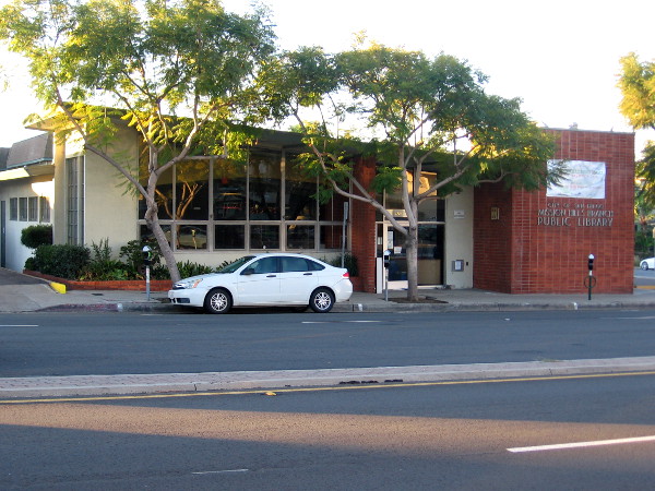 Photo of the old, permanently closed Mission Hills Branch Public Library.