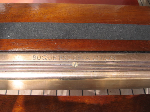 Engraved at the edge of each step is BUQUE ESCUELA UNION.